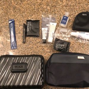 Delta Tumi travel kit